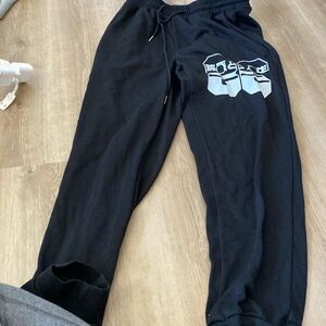 Men’s black print sweatpants